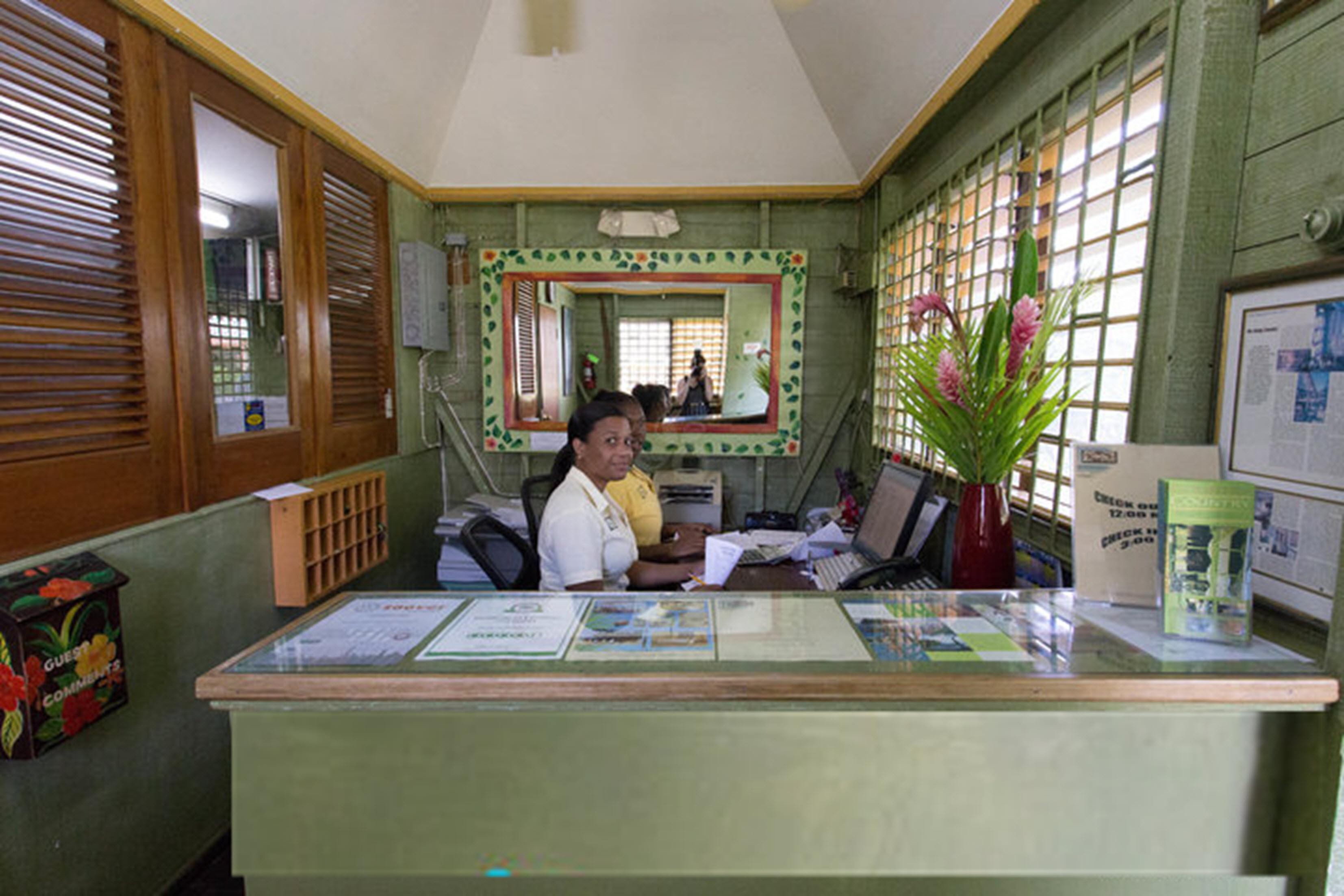 Country Country Hotel เนกริล ภายนอก รูปภาพ